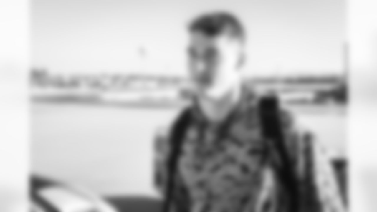 E_251206_Regular_Season_Week_14_Travel_BT_0078