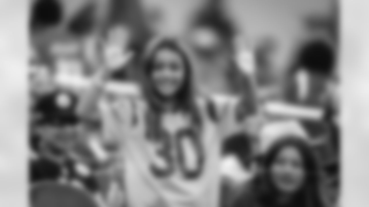 The Los Angeles Rams take on the Los Angeles Chargers in week 2 of the 2025 NFL preseason.