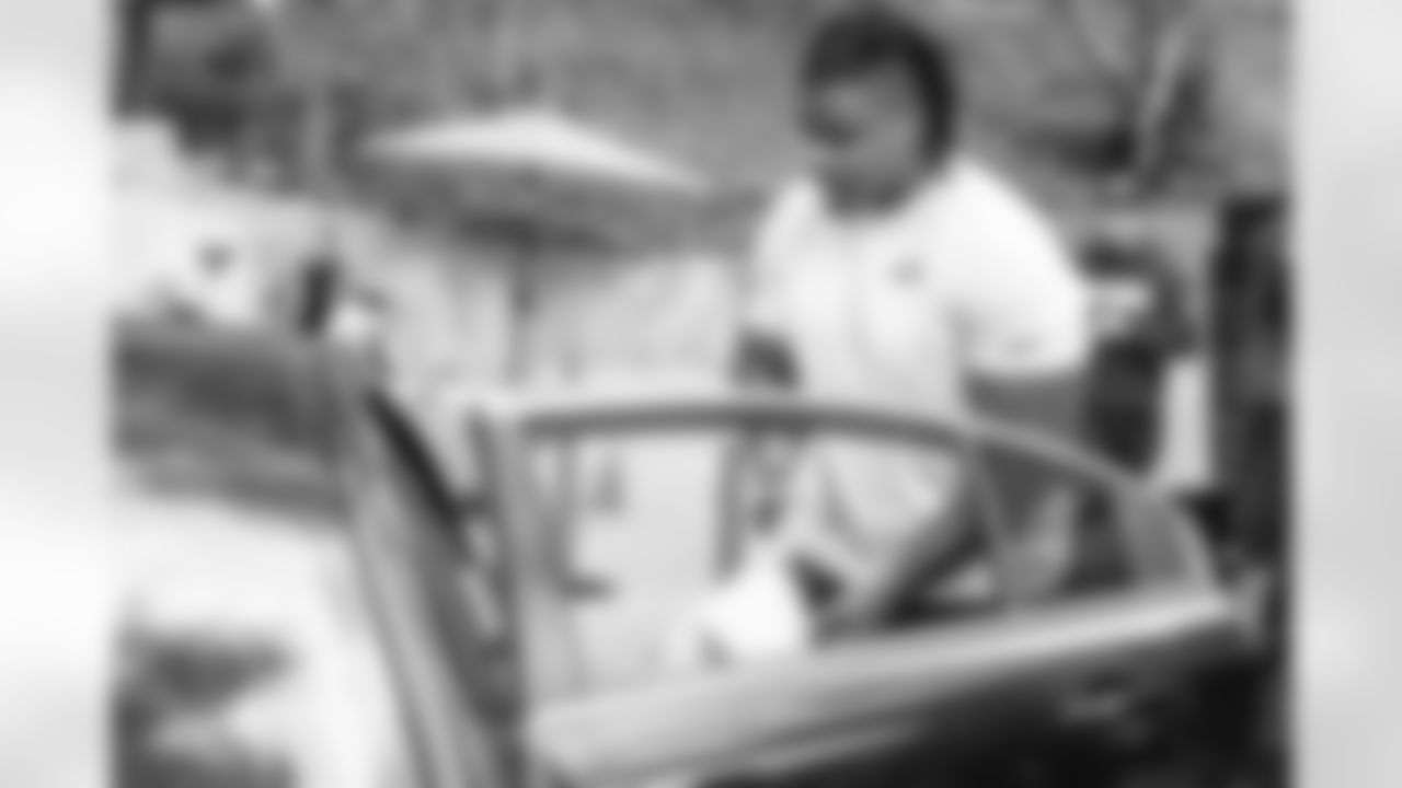 E_251118_West_Valley_Food_Pantry_Distribution_HY_1131