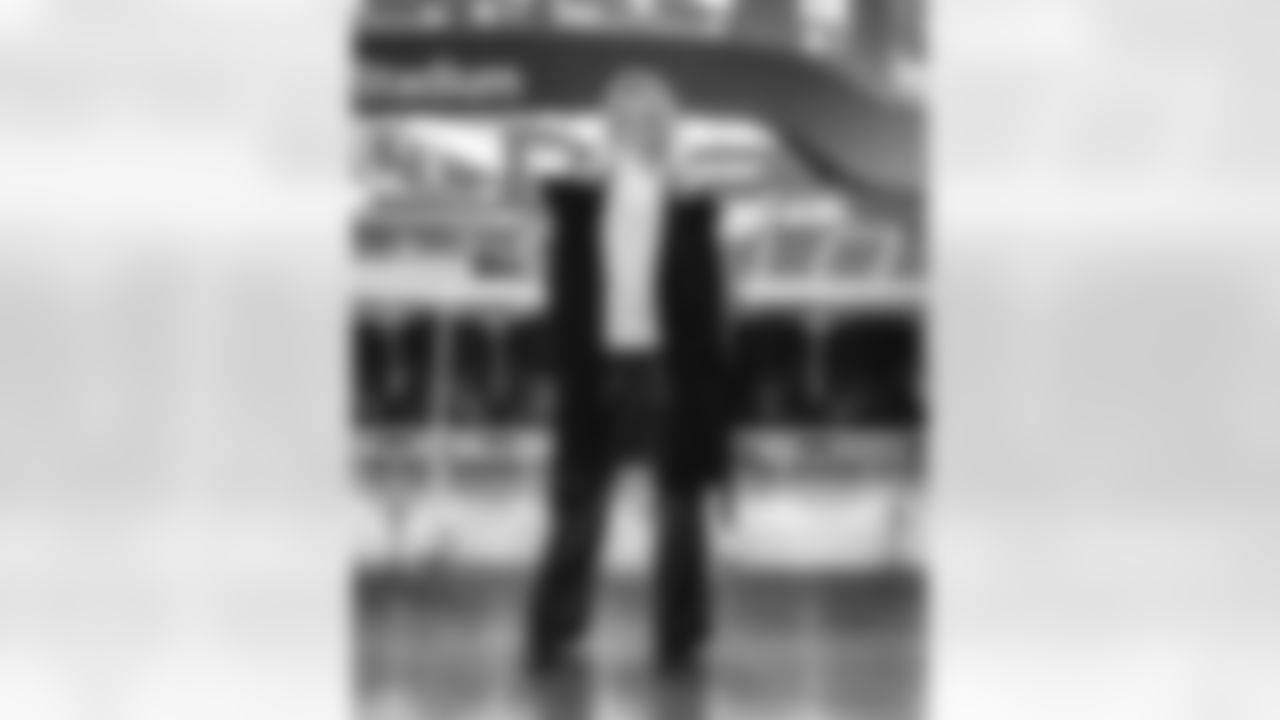 The Los Angeles Rams take on the Arizona Cardinals in week 18 of the 2025 NFL regular season.