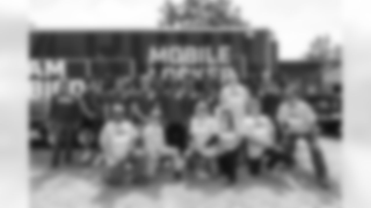 E_250606_1106_City_Year_Beautification_21342