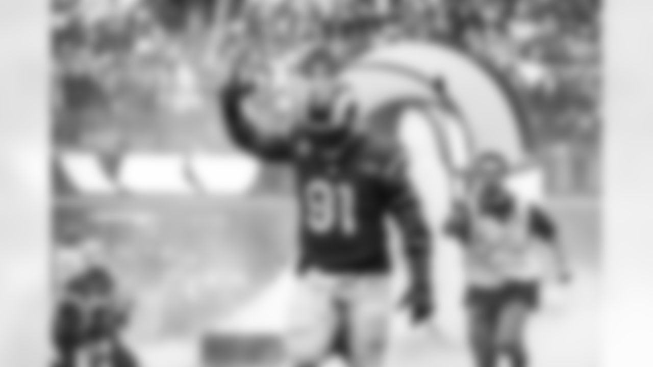 The Los Angeles Rams take on the Arizona Cardinals in week 18 of the 2025 NFL regular season.