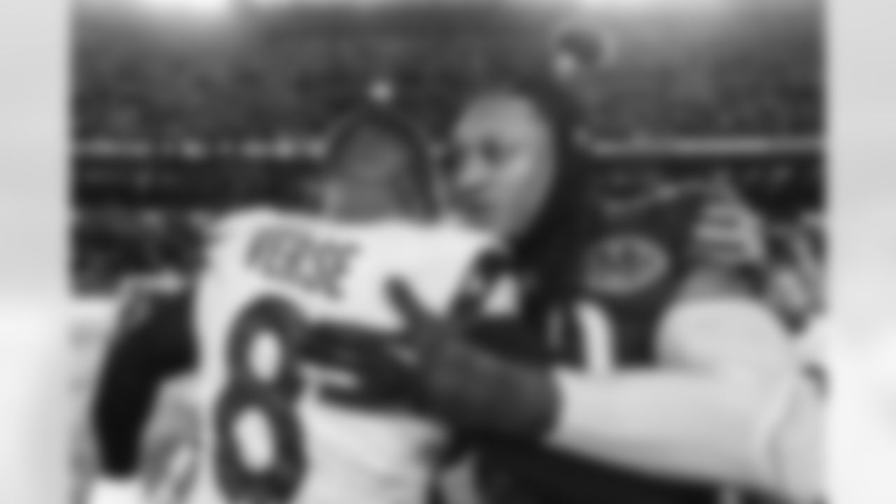 The Los Angeles Rams take on the Chicago Bears in the divisional round of the 2025 NFL post season.