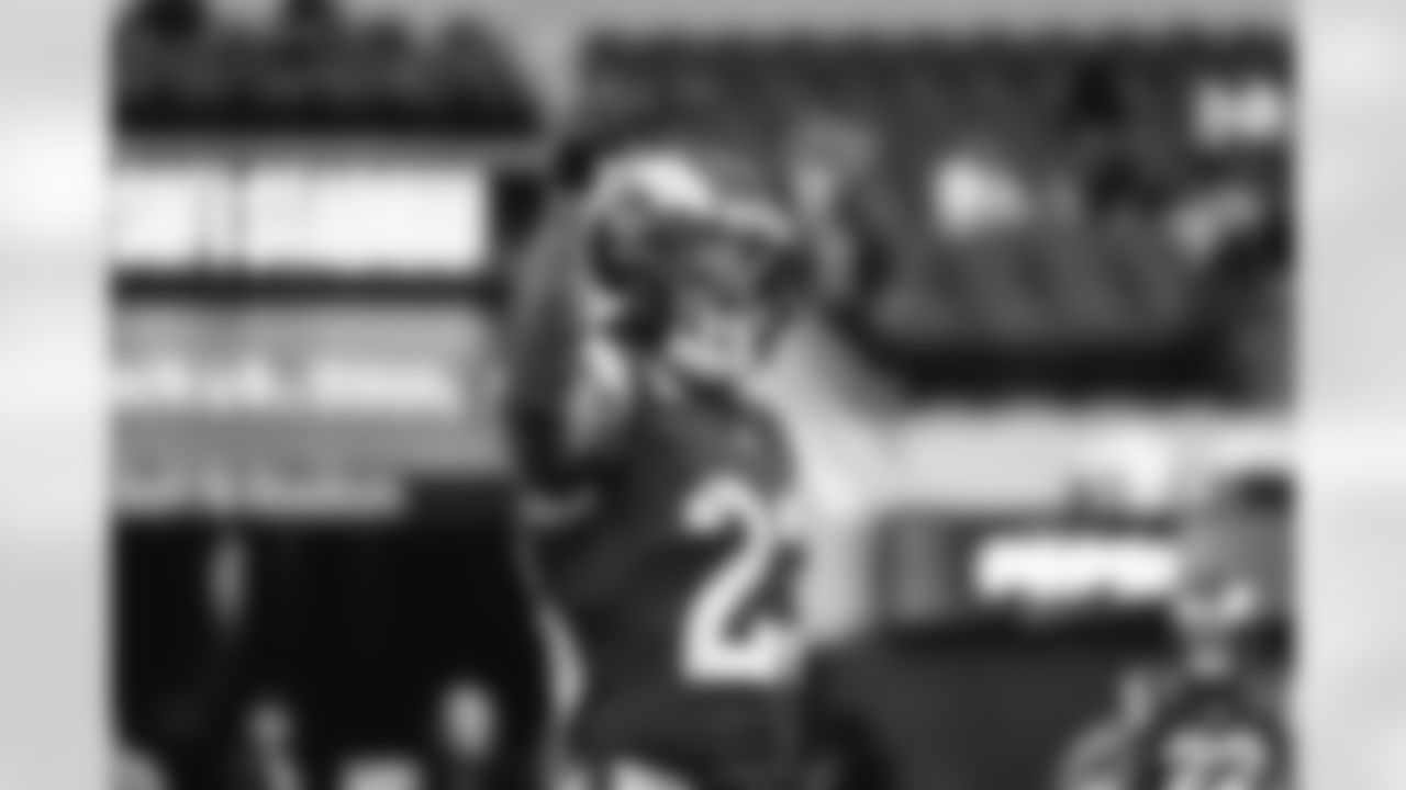 The Los Angeles Rams take on the Arizona Cardinals in week 18 of the 2025 NFL regular season.