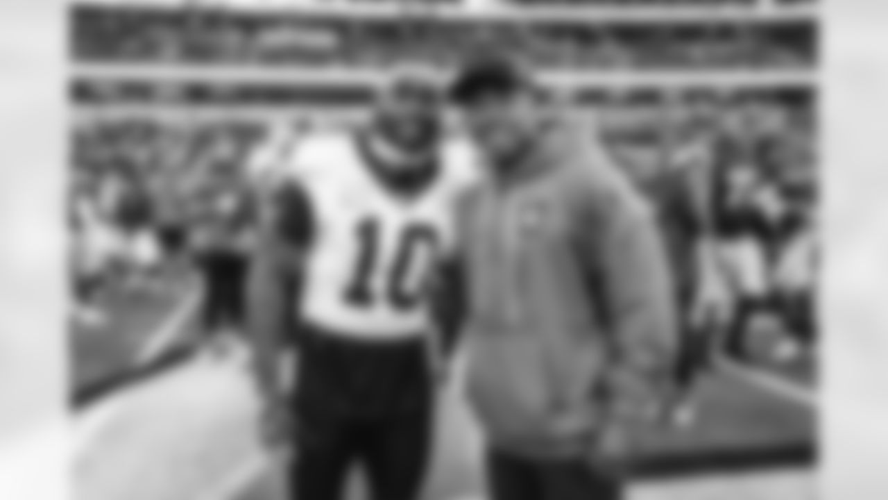 The Los Angeles Rams take on the New Orleans Saints in week 9 of the 2025 NFL regular season.