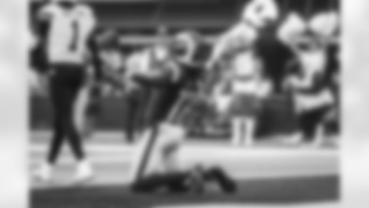 The Los Angeles Rams take on the New Orleans Saints in week 9 of the 2025 NFL regular season.