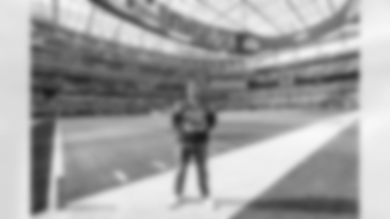 The Los Angeles Rams take on the Detroit Lions in week 15 of the 2025 NFL regular season.