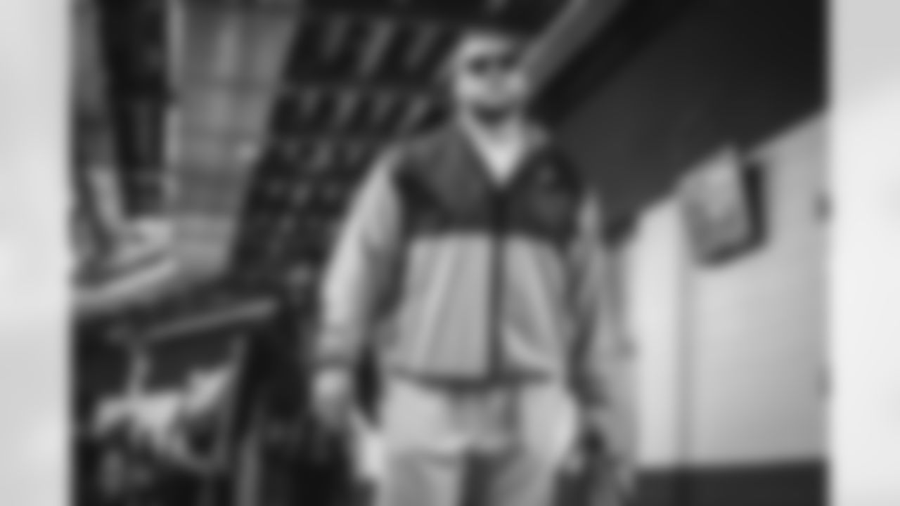 55 DE Braden Fiske arrives at Levi's Stadium for today's matchup against the 49ers