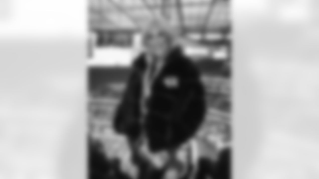 The Los Angeles Rams take on the Arizona Cardinals in week 18 of the 2025 NFL regular season.