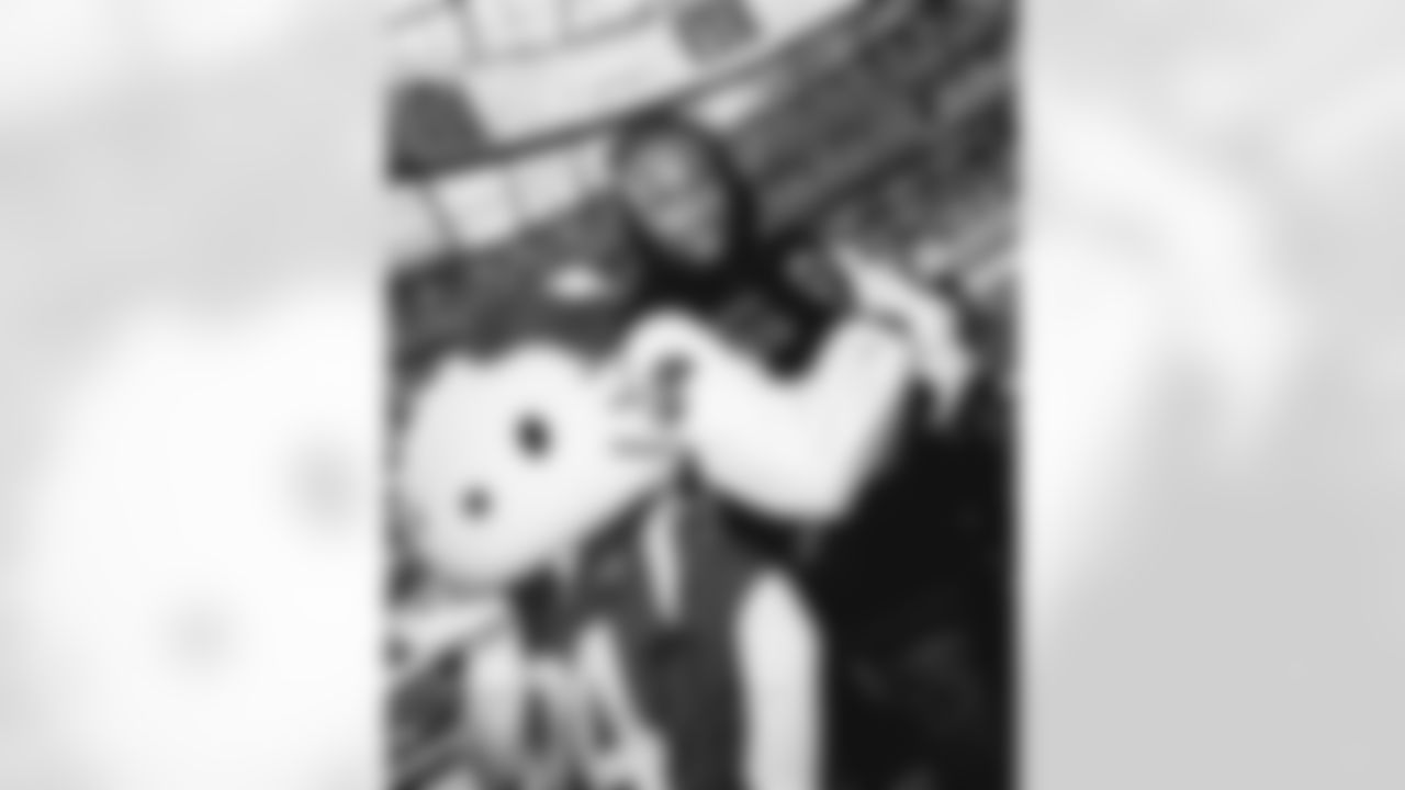 Hello Kitty & YG in the Rams House