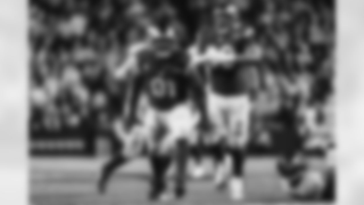 The Los Angeles Rams take on the Seattle Seahawks in week 16 of the 2025 NFL regular season.