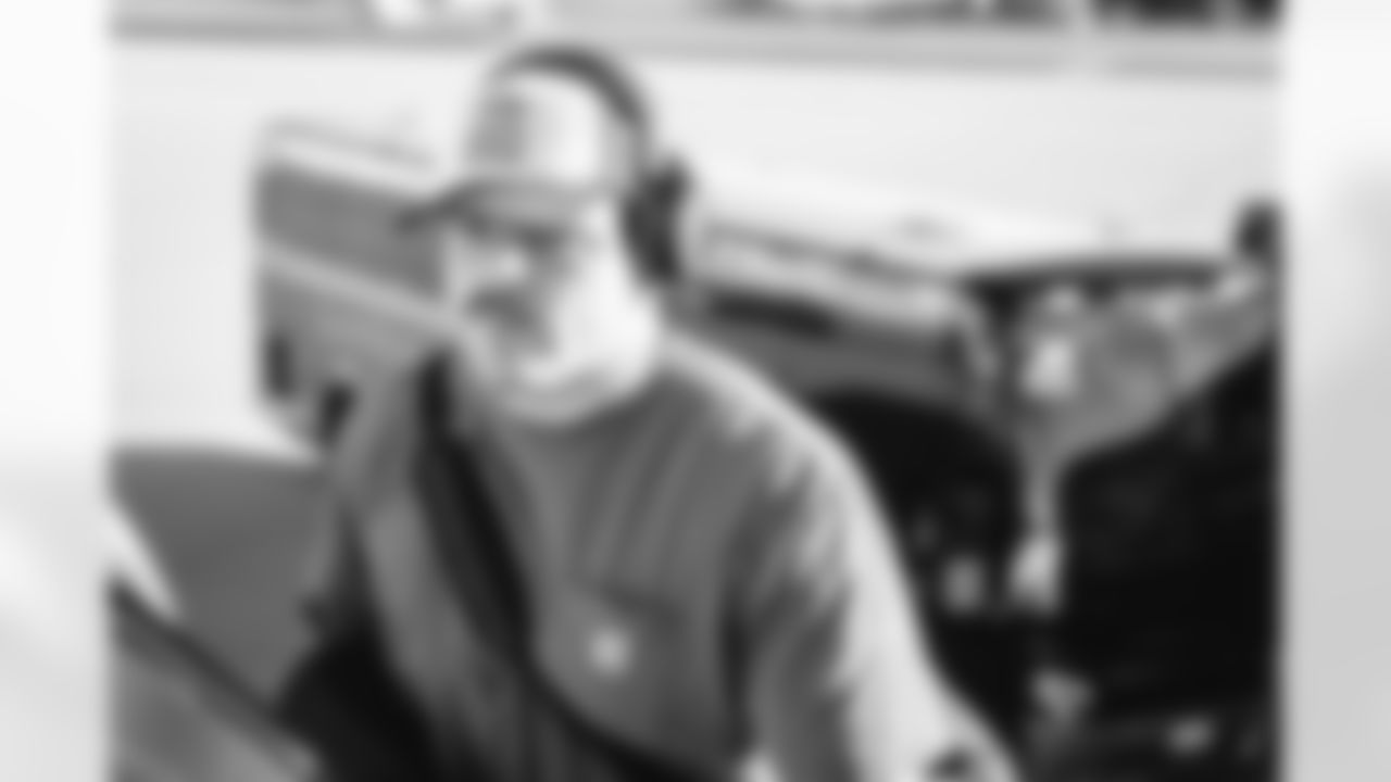 E_251206_Regular_Season_Week_14_Travel_BT_0090