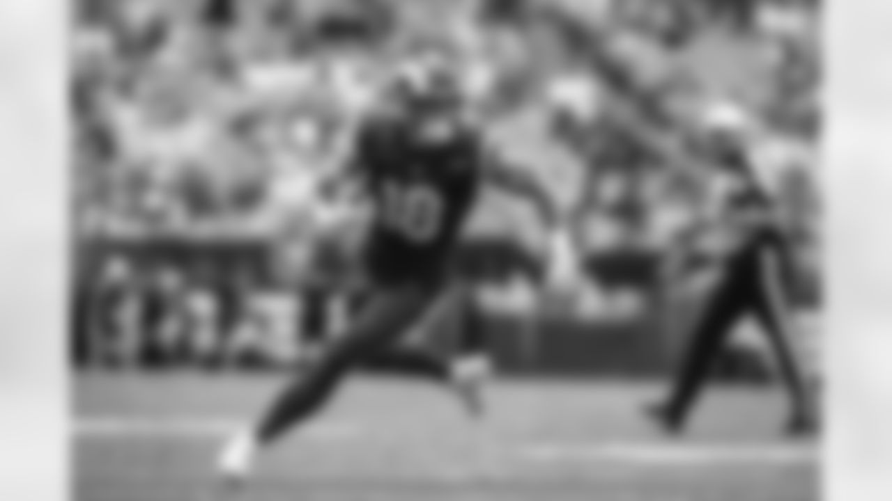 The Los Angeles Rams take on the Cleveland Browns in week 3 of the 2025 NFL preseason.