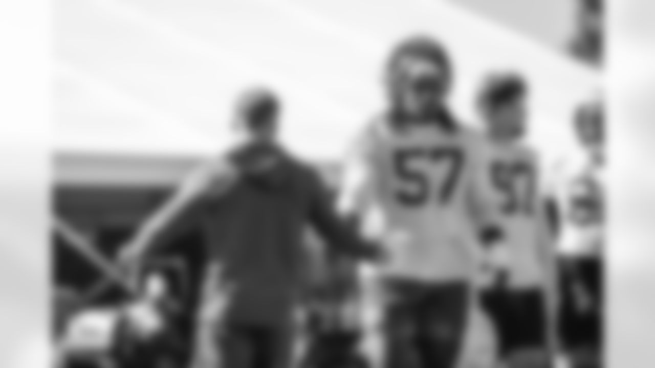 E_251008_Regular_Season_Week6_Practice_BT_0478