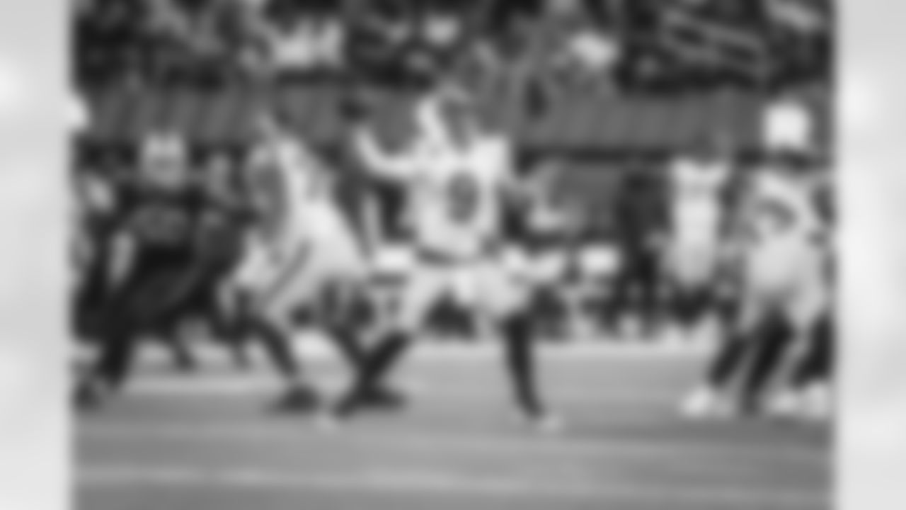 The Los Angeles Rams take on the Buffalo Bills during the 2022 Regular Season.