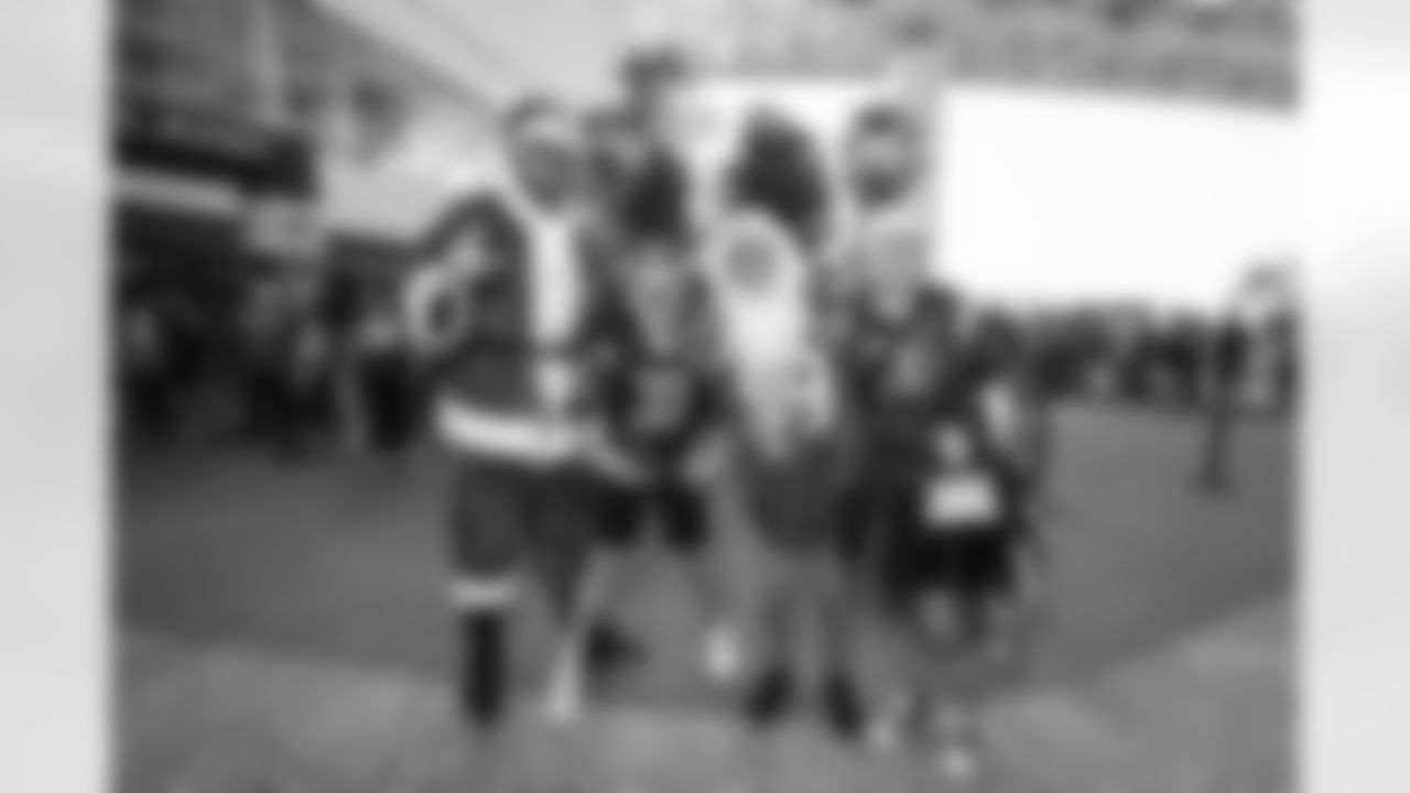 The Los Angeles Rams take on the Detroit Lions in week 15 of the 2025 NFL regular season.