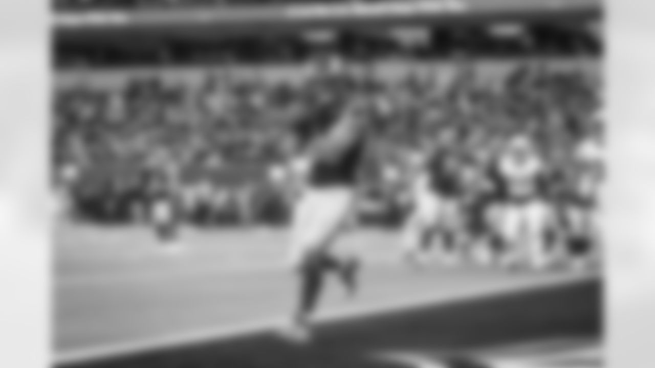 The Los Angeles Rams take on the Arizona Cardinals in week 18 of the 2025 NFL regular season.