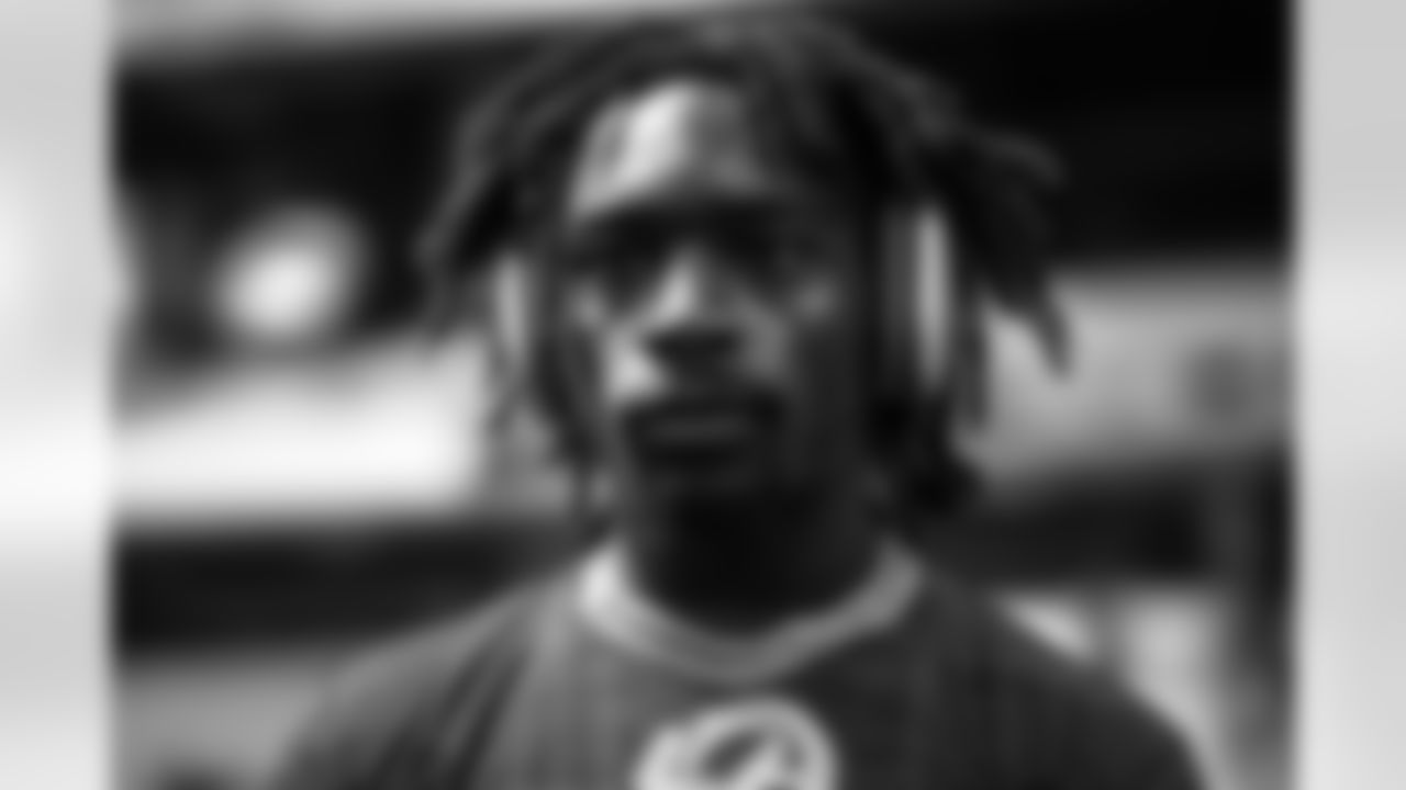 1 CB Derion Kendrick warms up pregame ahead of the Rams vs. Cowboys Preseason Week 1 matchup