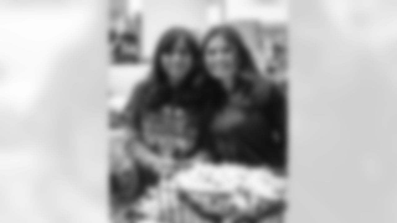 E_251208_Salvation_Army_Shopping_HY_0281