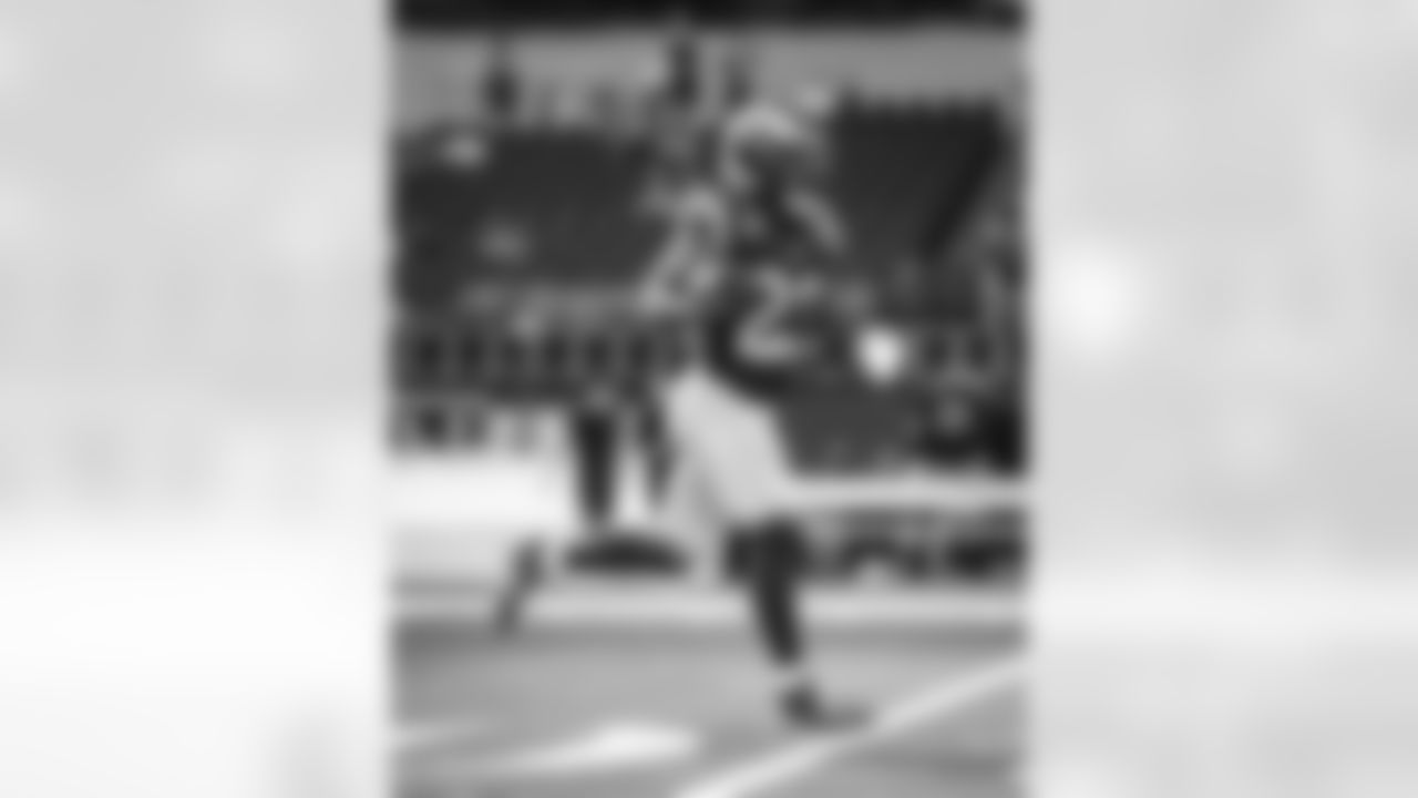 The Los Angeles Rams take on the Detroit Lions in week 15 of the 2025 NFL regular season.