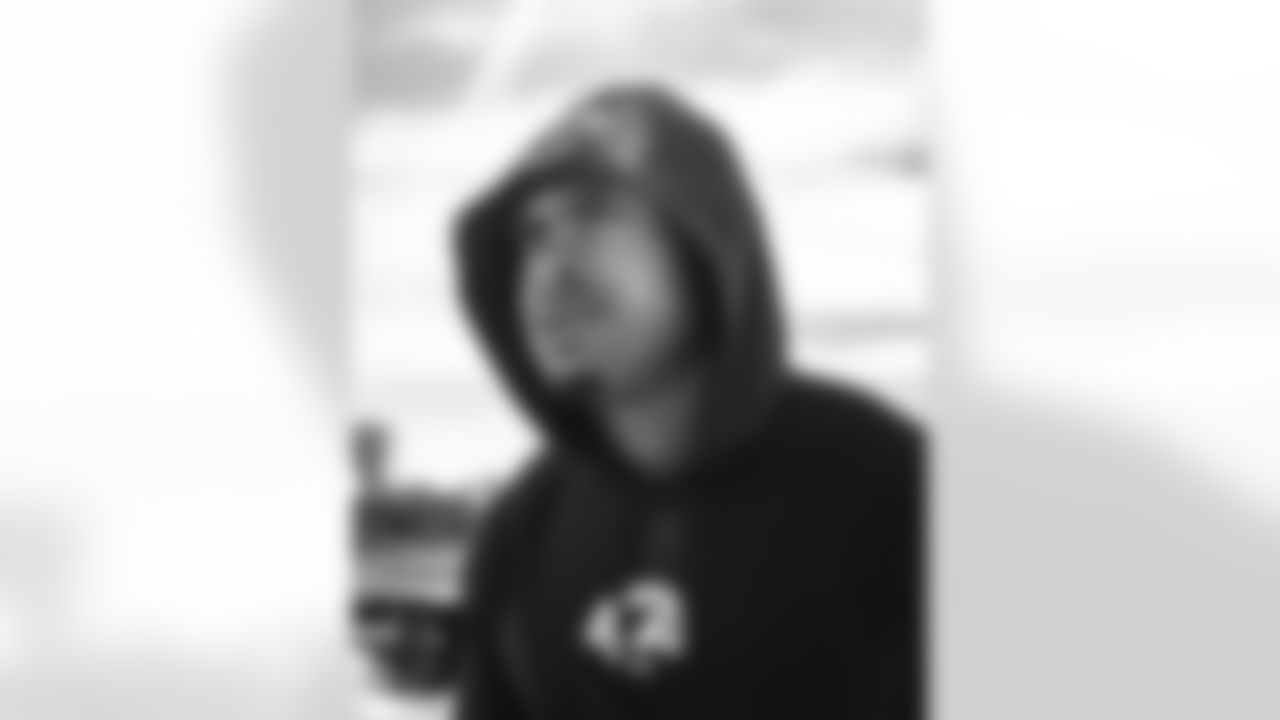 27 RB Jarquez Hunter travels to Chicago for Divisional matchup vs. Bears