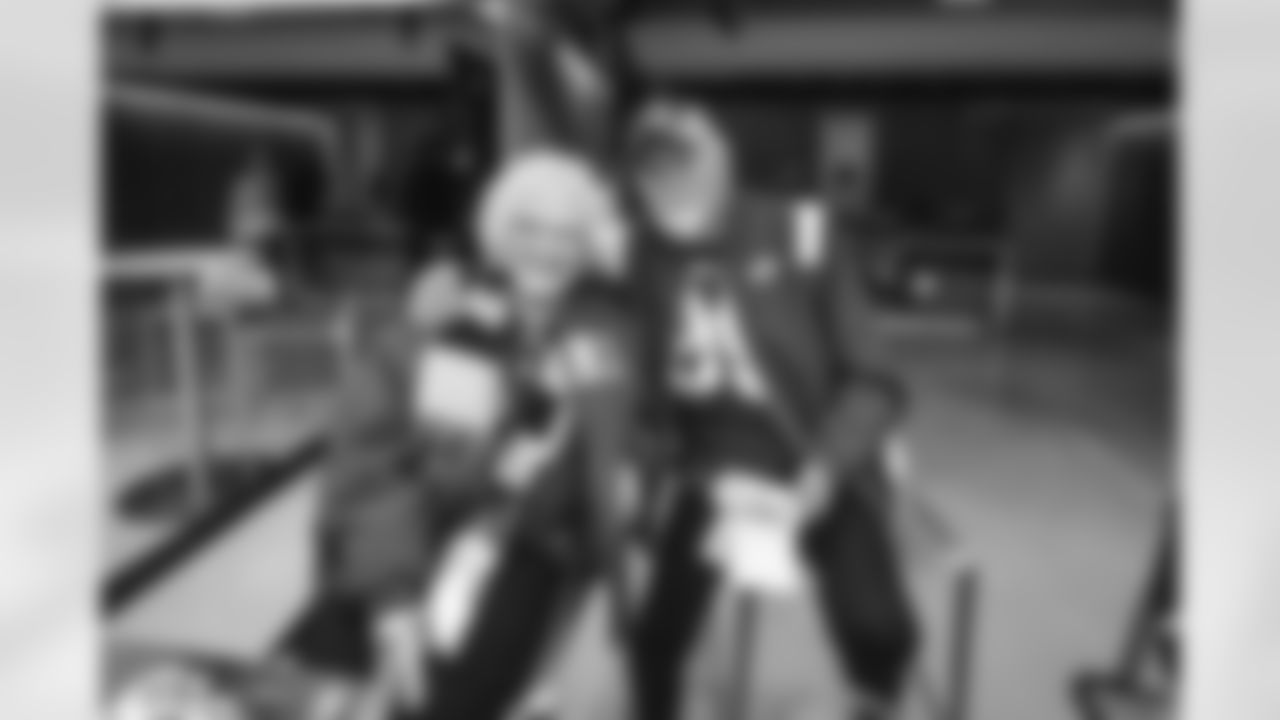 E_260104_Rams_vs_Cardinals_TE_152