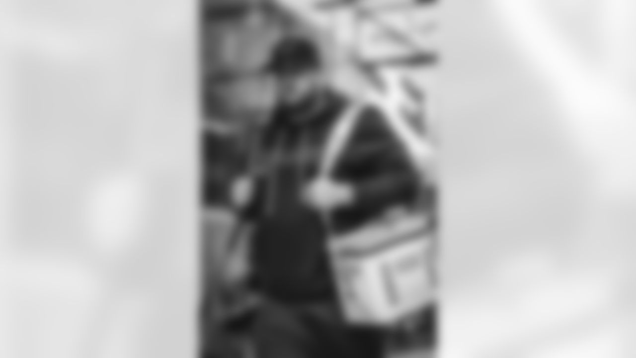 50 OL Beaux Limmer travels to Lumen Field for Thursday Night Football vs. the Seahawks