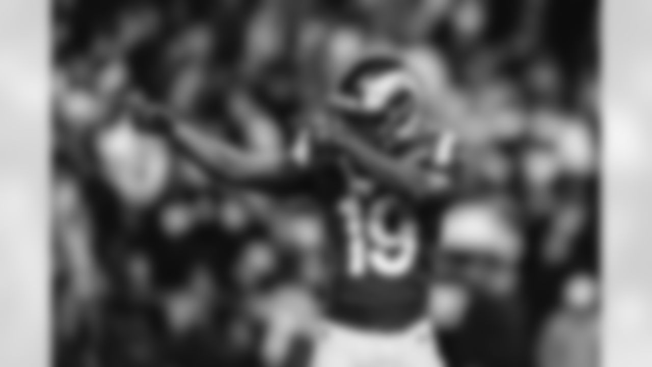 The Los Angeles Rams take on the Seattle Seahawks in week 16 of the 2025 NFL regular season.