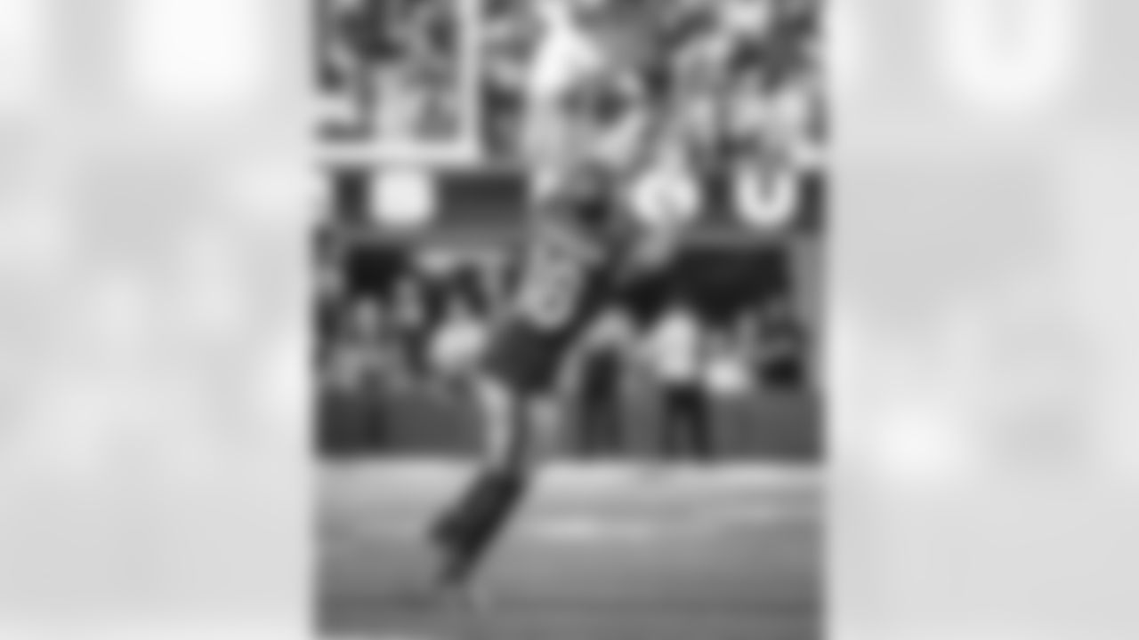 The Los Angeles Rams take on the New Orleans Saints in week 9 of the 2025 NFL regular season.