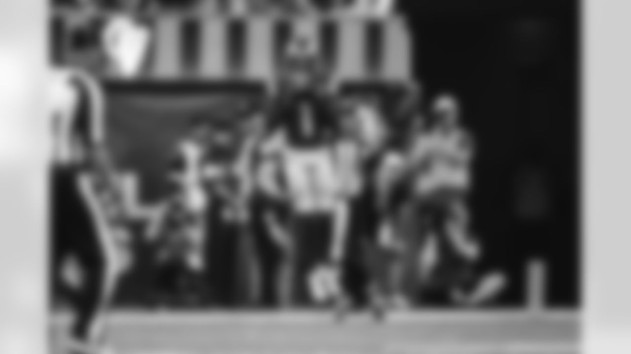 The Los Angeles Rams take on the New Orleans Saints in week 9 of the 2025 NFL regular season.