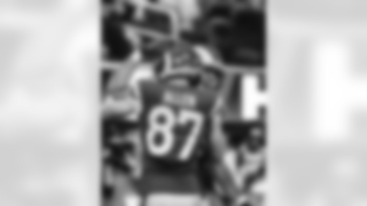 The Los Angeles Rams take on the Arizona Cardinals in week 18 of the 2025 NFL regular season.