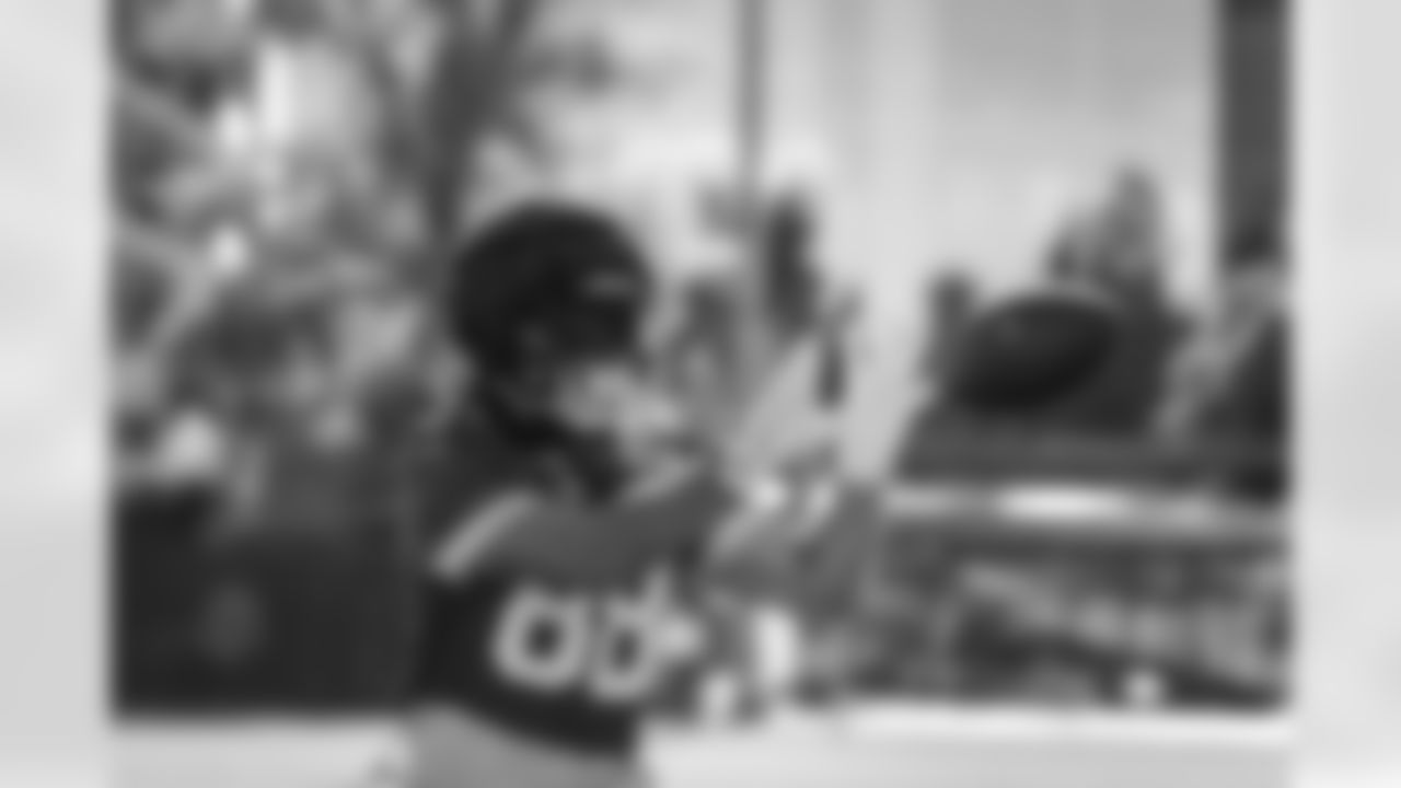 E_251203_Regular_Season_Week14_Practice_AD_0193