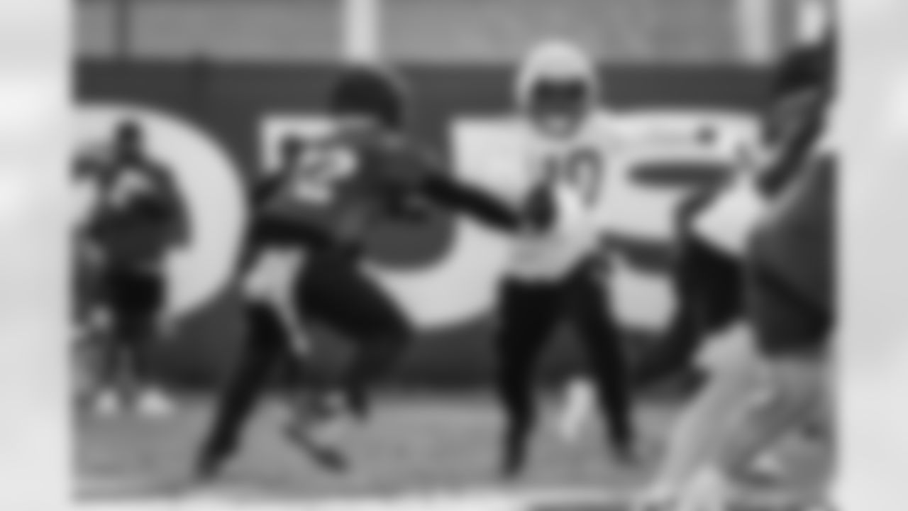 E_260101_Regular_Season_Week18_Practice_BT_014420132