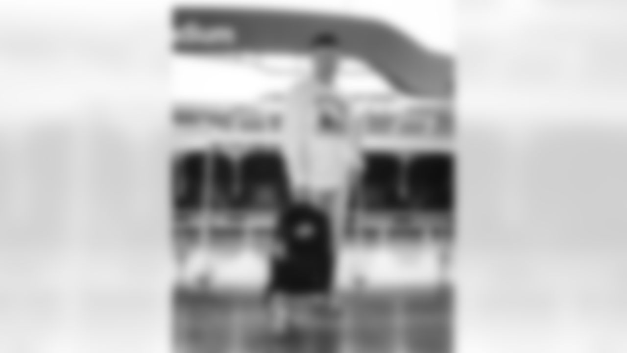 The Los Angeles Rams take on the Arizona Cardinals in week 18 of the 2025 NFL regular season.