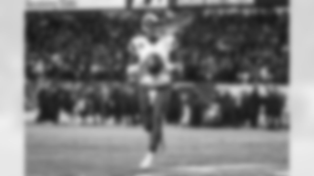 The Los Angeles Rams take on the Chicago Bears in the divisional round of the 2025 NFL post season.