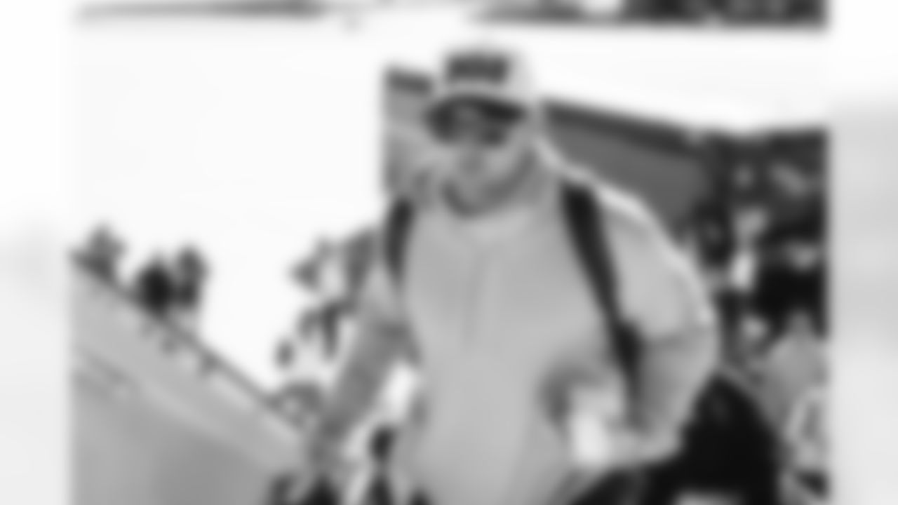 51 ILB Troy Reeder travels to Atlanta for Monday Night Football vs. Falcons