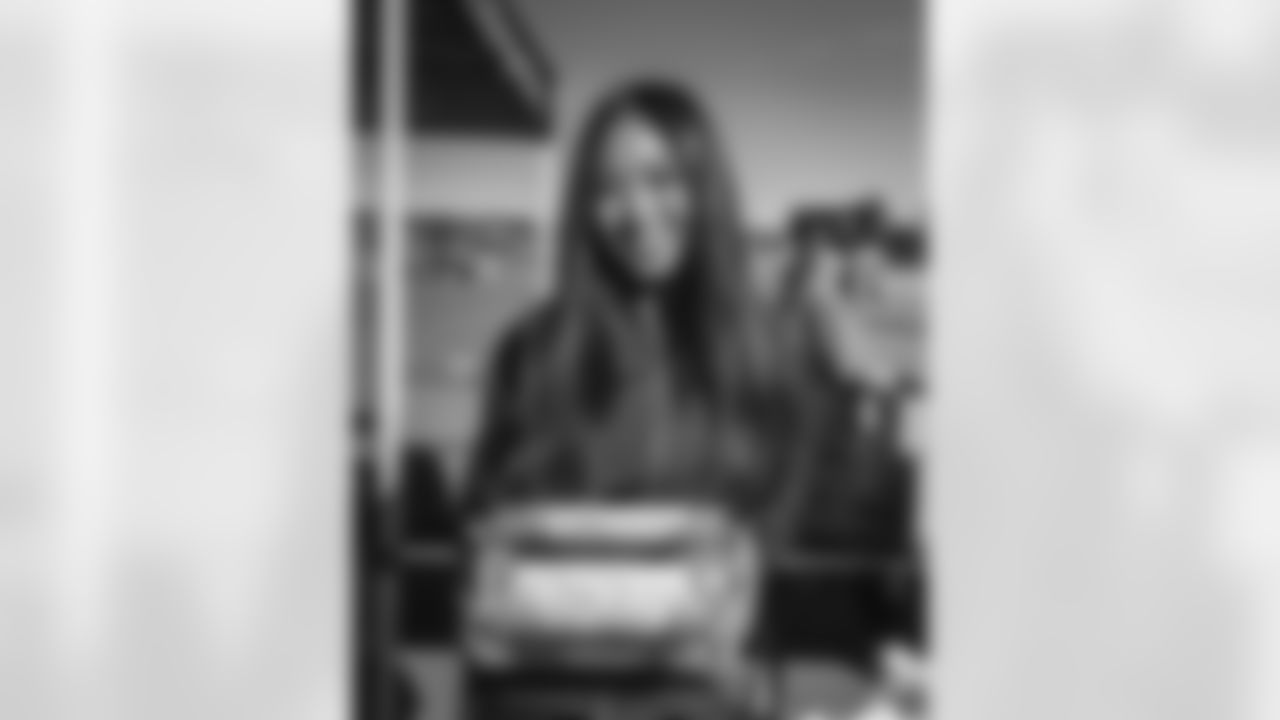 E_251125_City_of_Inglewood_Turkey_Giveaway_HY_0091