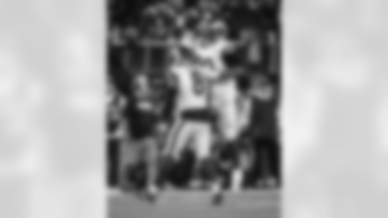 The Los Angeles Rams take on the Tampa Bay Buccaneers in week 12 of the 2025 NFL regular season.