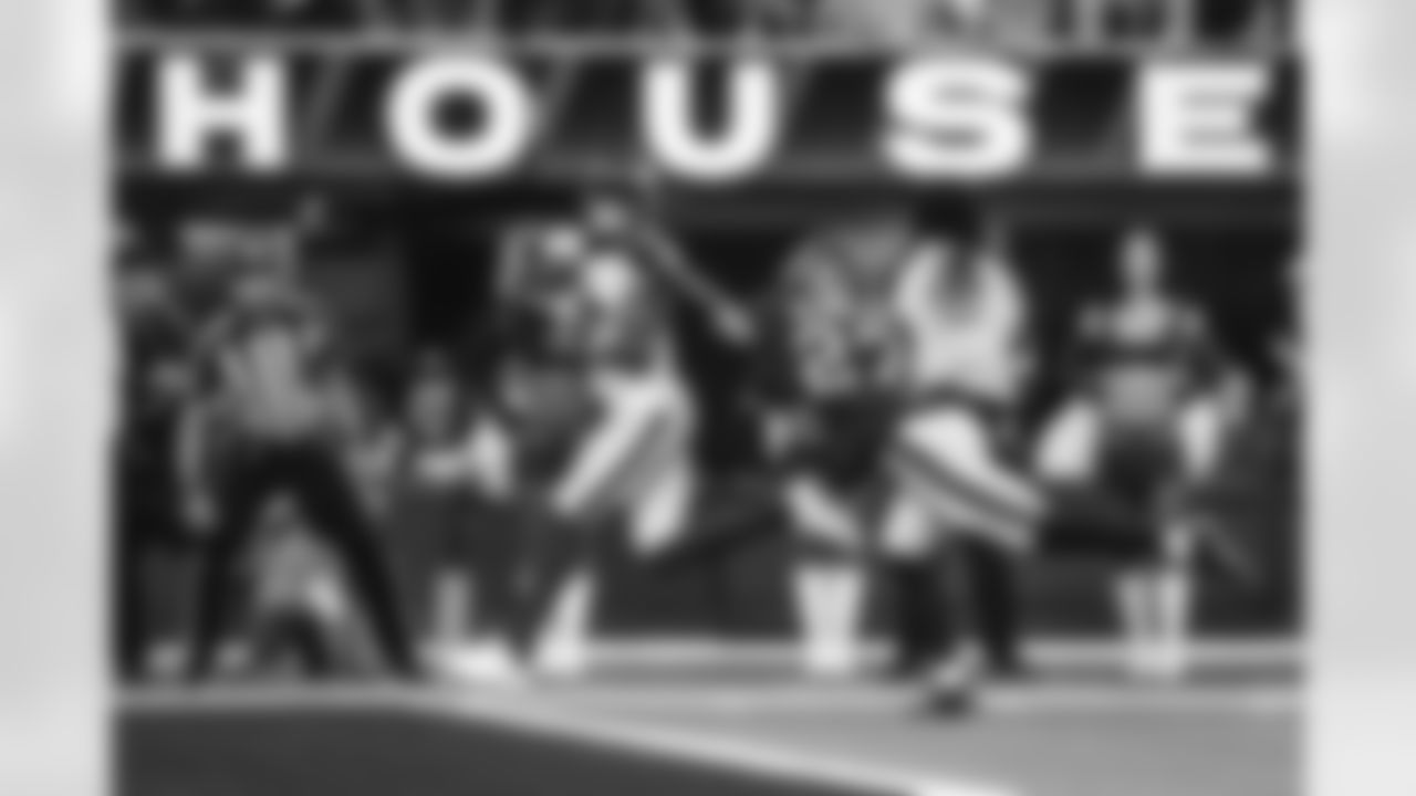 The Los Angeles Rams take on the Tampa Bay Buccaneers in week 12 of the 2025 NFL regular season.