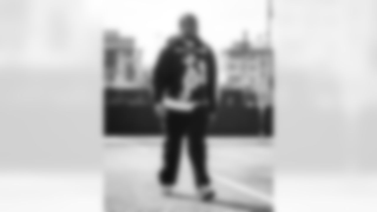 The Los Angeles Rams take on the Detroit Lions in week 15 of the 2025 NFL regular season.