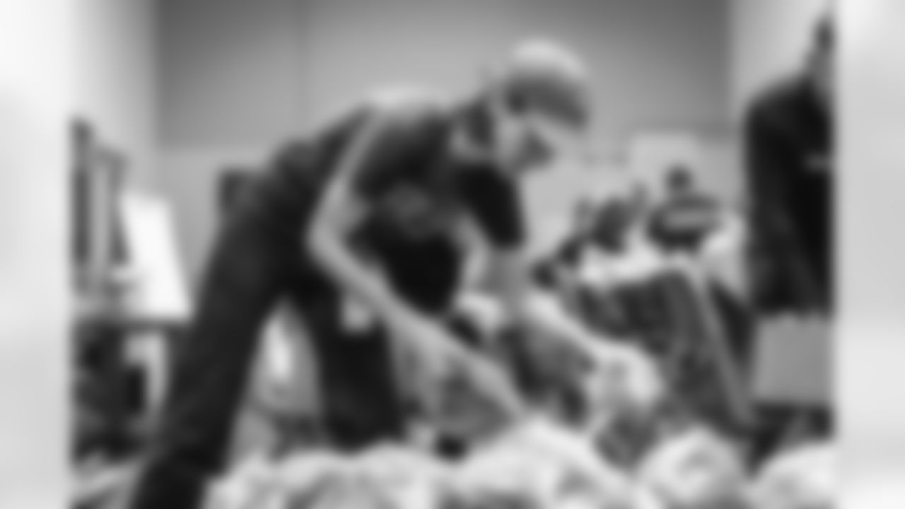 E_250911_pLAymaker_Surprise_AD_0150