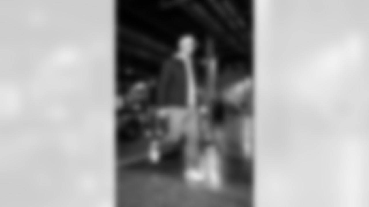 11 QB Jimmy Garoppolo arrives at SoFi Stadium for today's matchup against the Seahawks