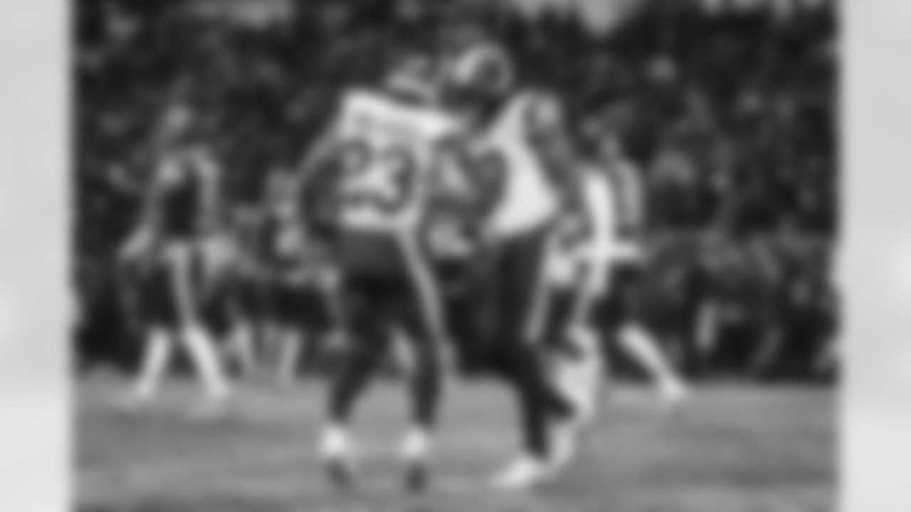 The Los Angeles Rams take on the Chicago Bears in the divisional round of the 2025 NFL post season.