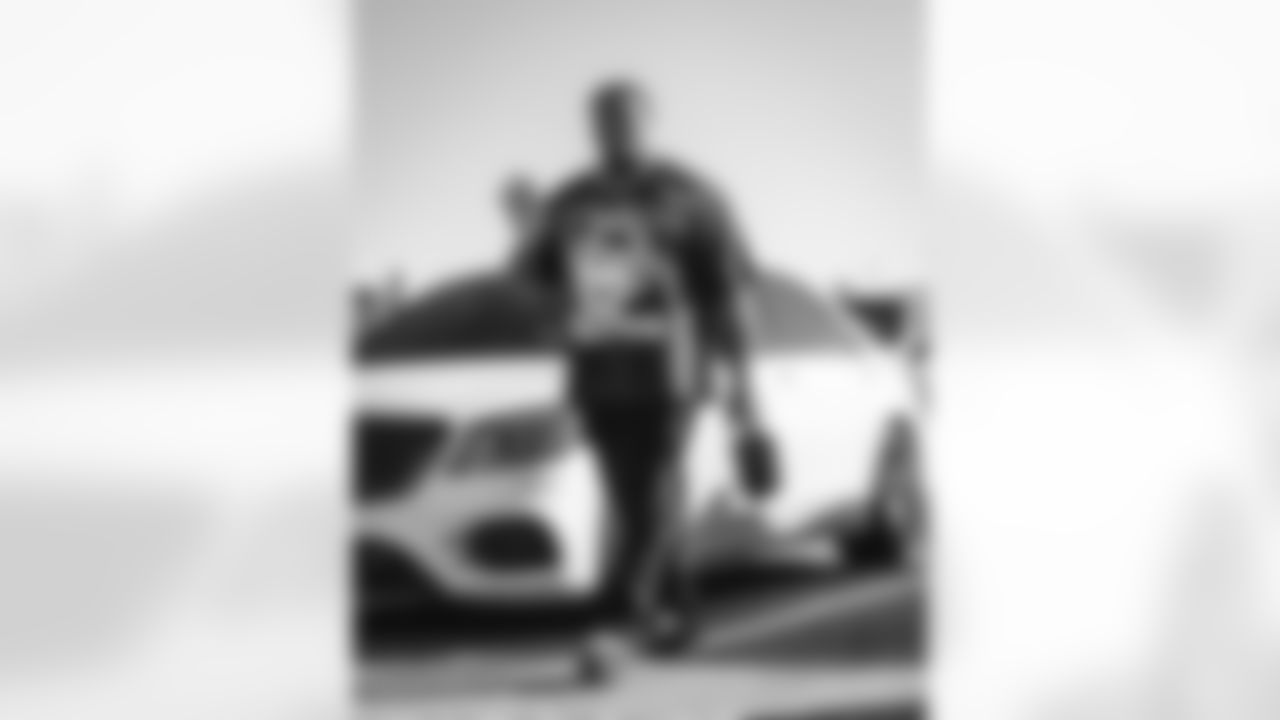 The Los Angeles Rams take on the Tampa Bay Buccaneers in week 12 of the 2025 NFL regular season.