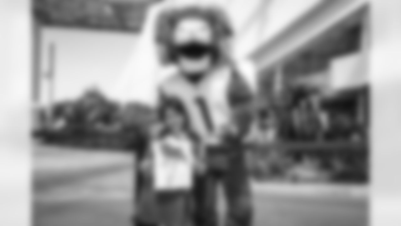 The Los Angeles Rams take on the Los Angeles Chargers in week 2 of the 2025 NFL preseason.