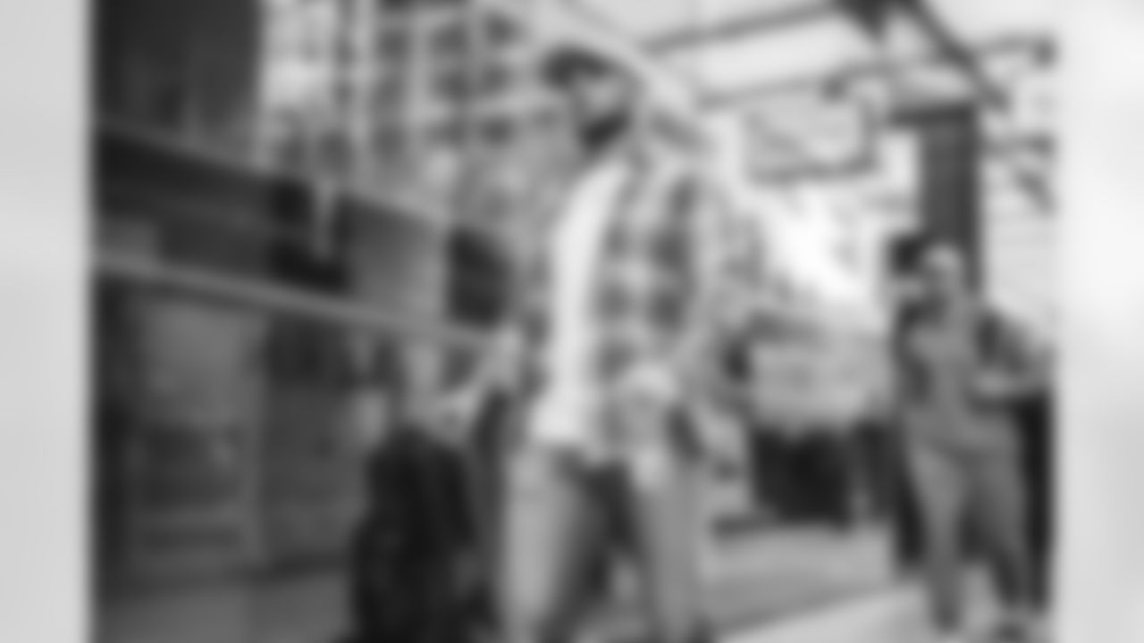 51 ILB Troy Reeder travels to Lumen Field for today's NFC Championship game against the Seahawks