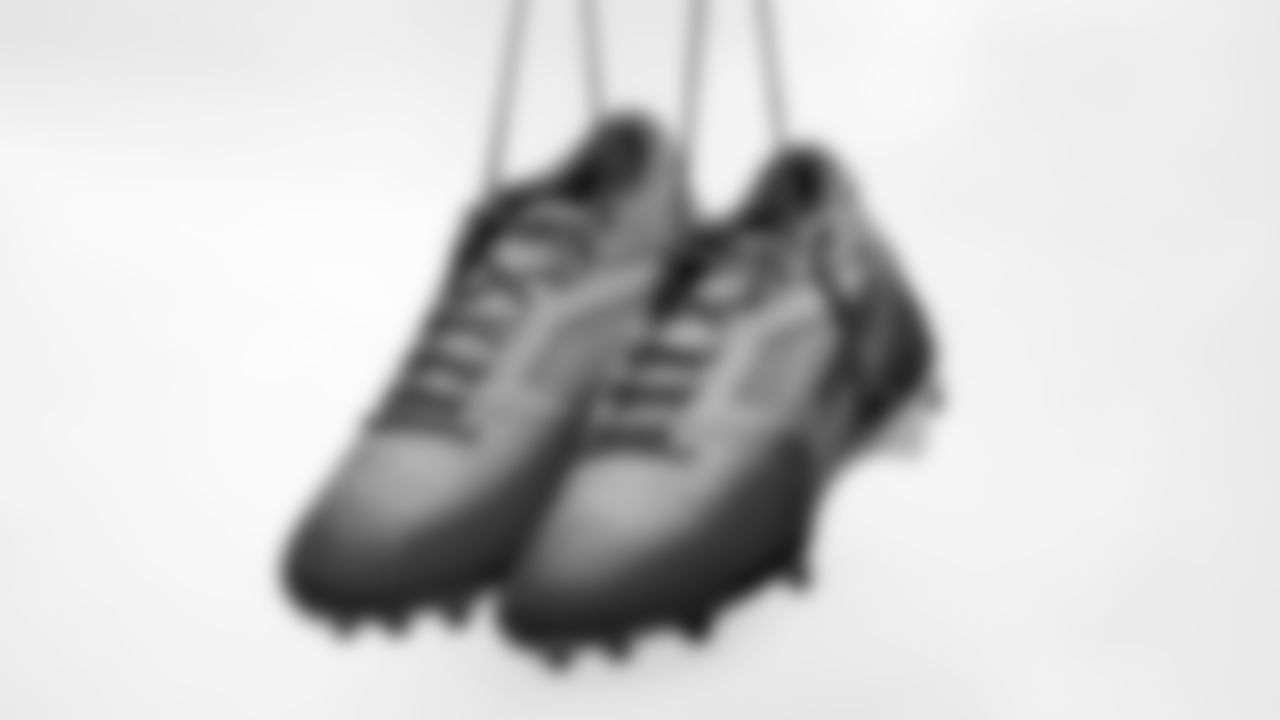 OLB Byron Young | Breast Cancer Angels