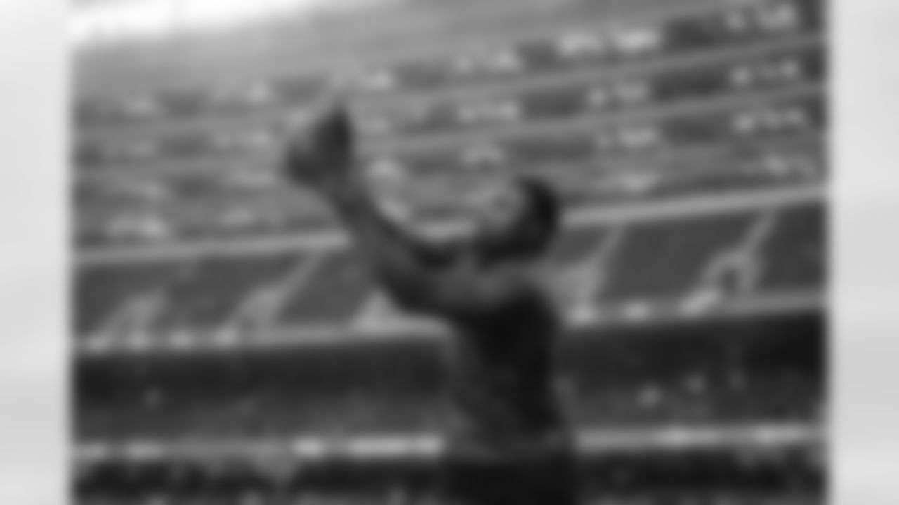 The Los Angeles Rams take on the Chicago Bears in the divisional round of the 2025 NFL post season.