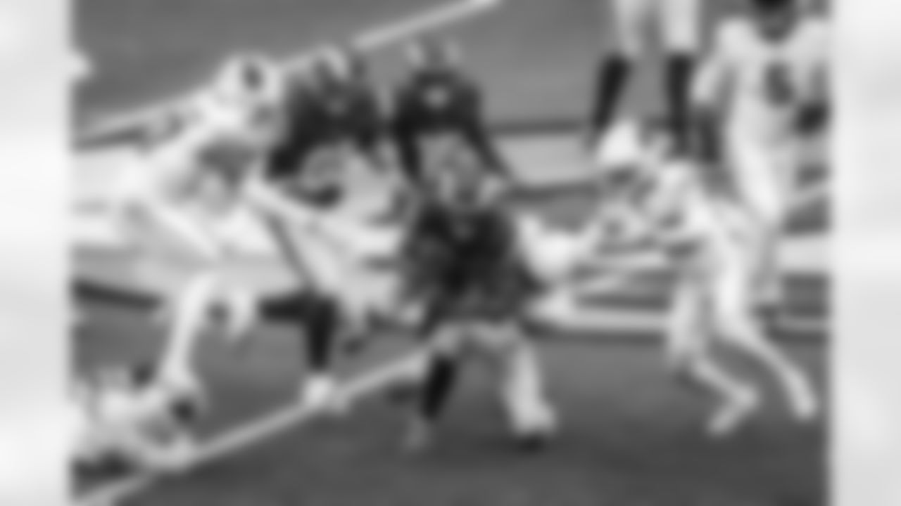 The Los Angeles Rams take on the Arizona Cardinals at SoFi Stadium in Week 18 of the 2025 season.