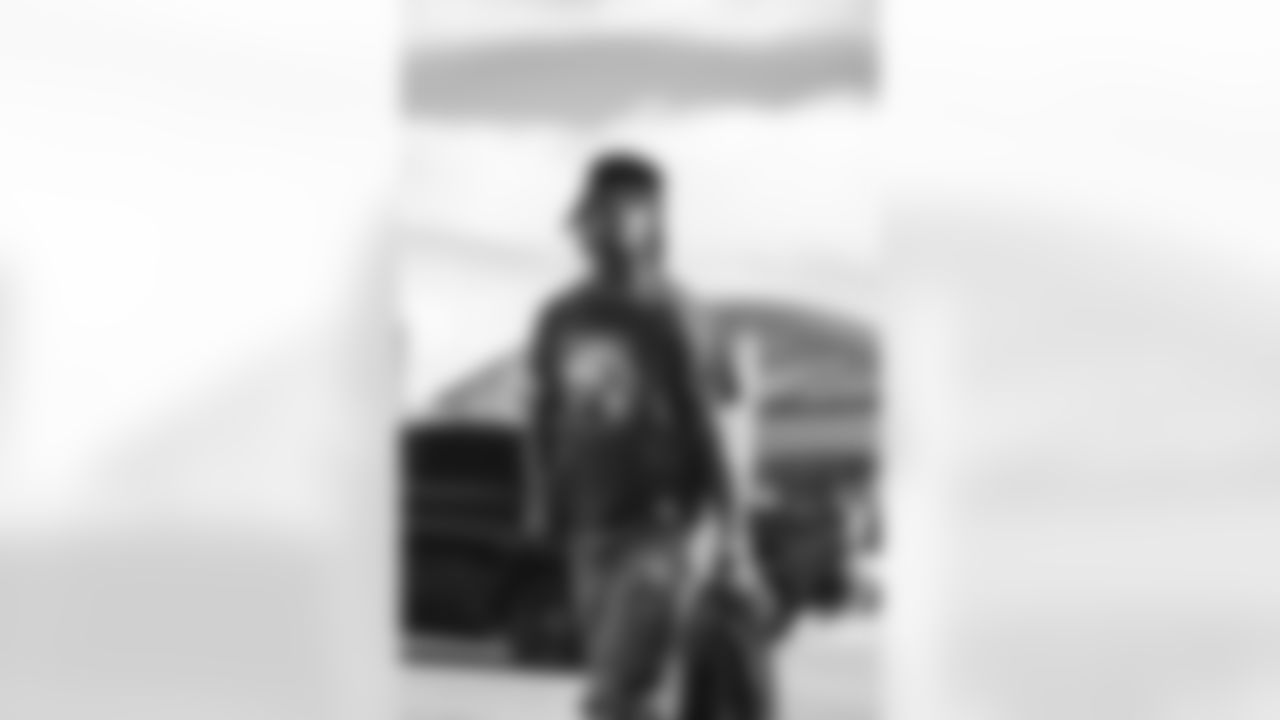 36 CB Derion Kendrick arrives at SoFi Stadium for today's matchup against the Lions